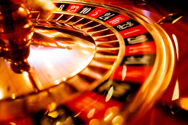 ligadewa login app showing live roulette table and payment options including DANA and OVO